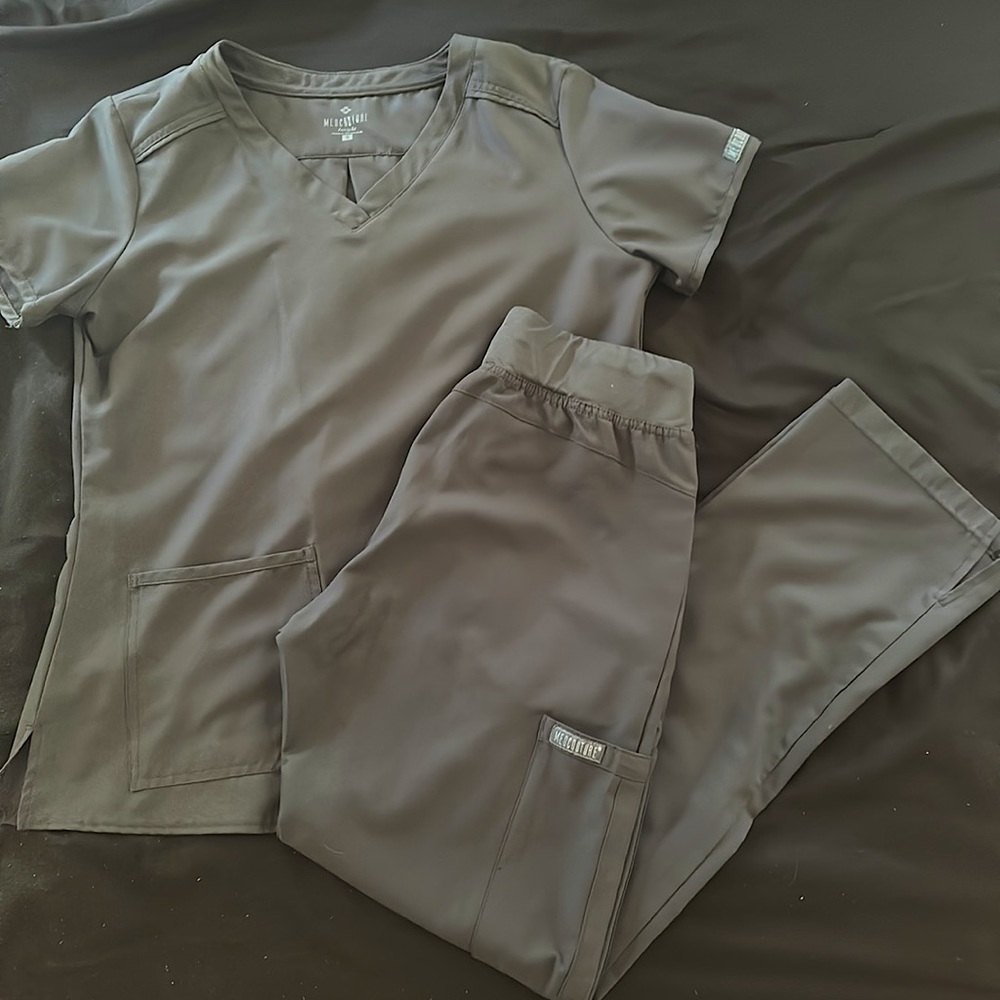MedCouture Scrub Set